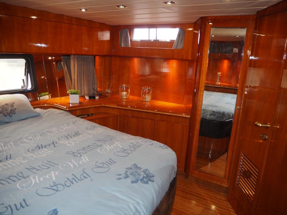 Aft cabin, Accommodation